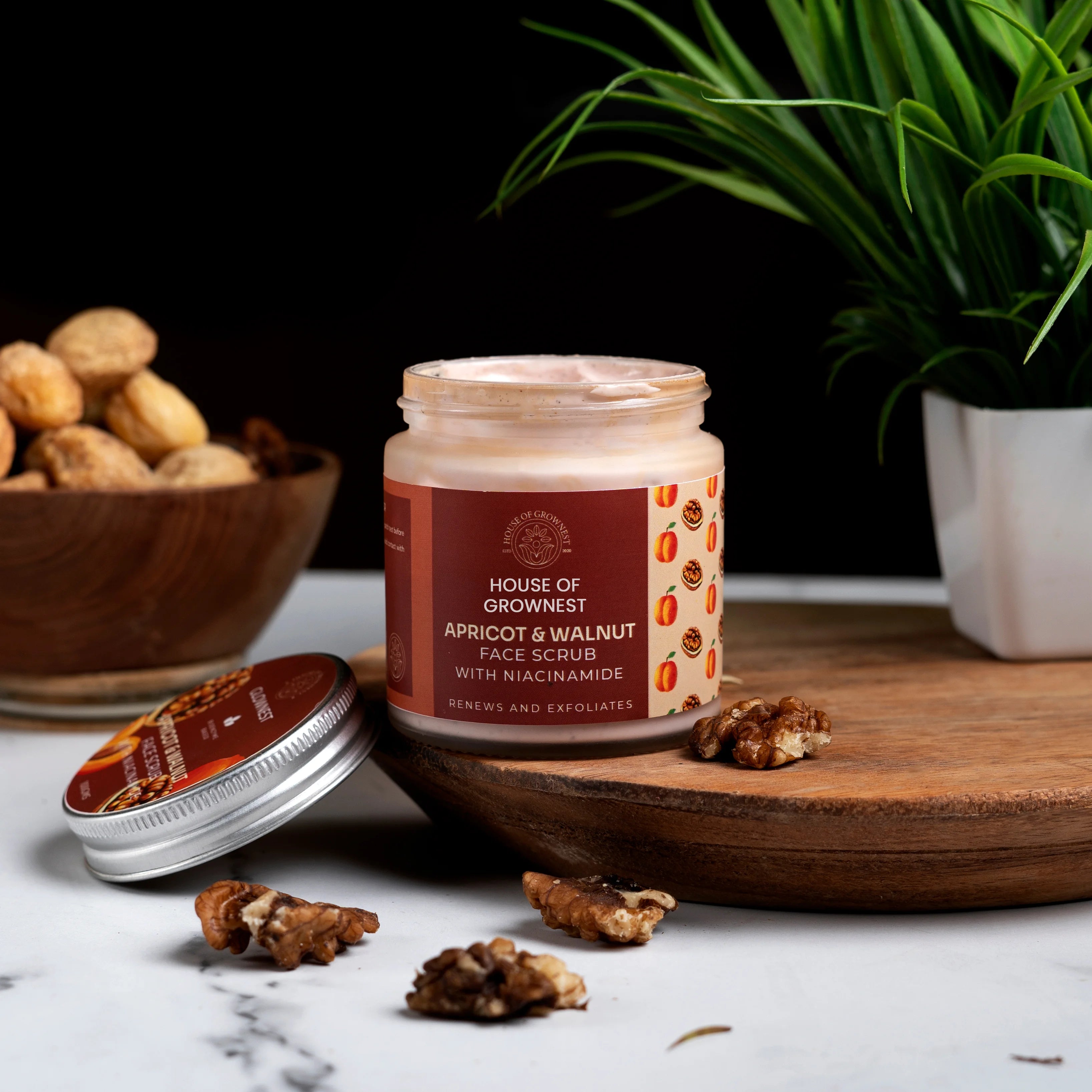 Face & Body Scrub Apricot & Walnut & Niacinamide